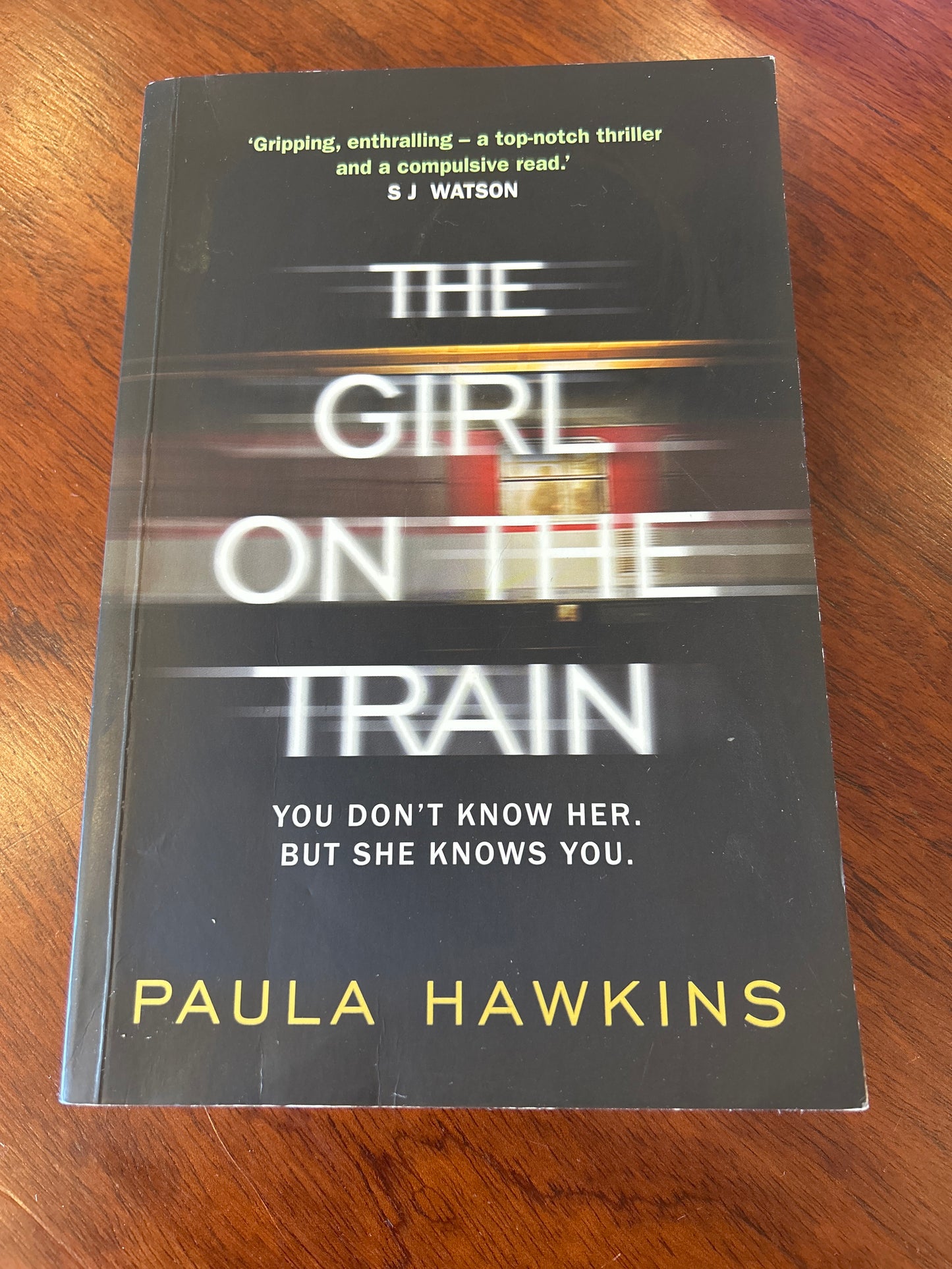 Girl on the train. Paula Hawkins. 2015.