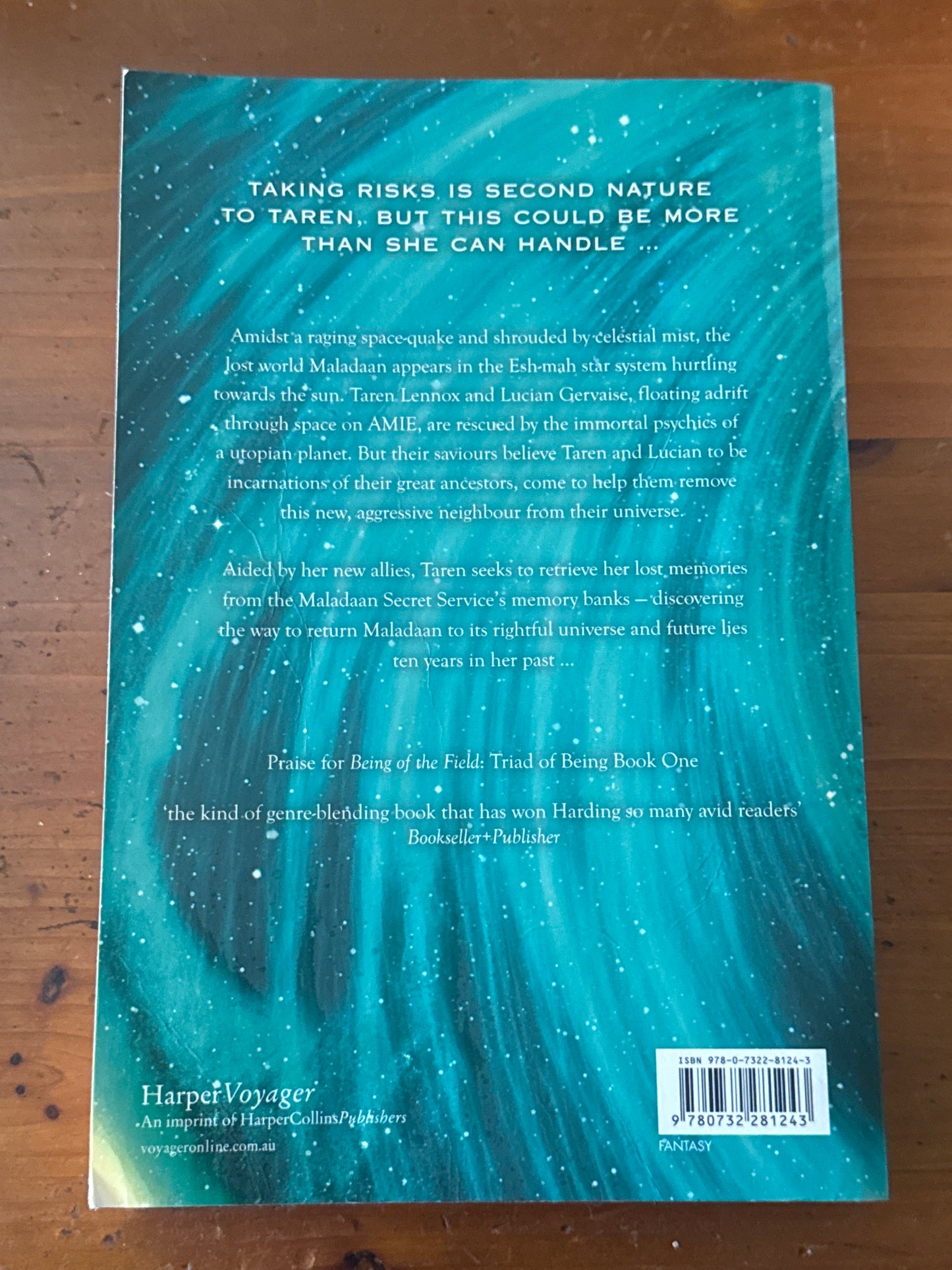 Universe parallel. Traci Harding. 2010.