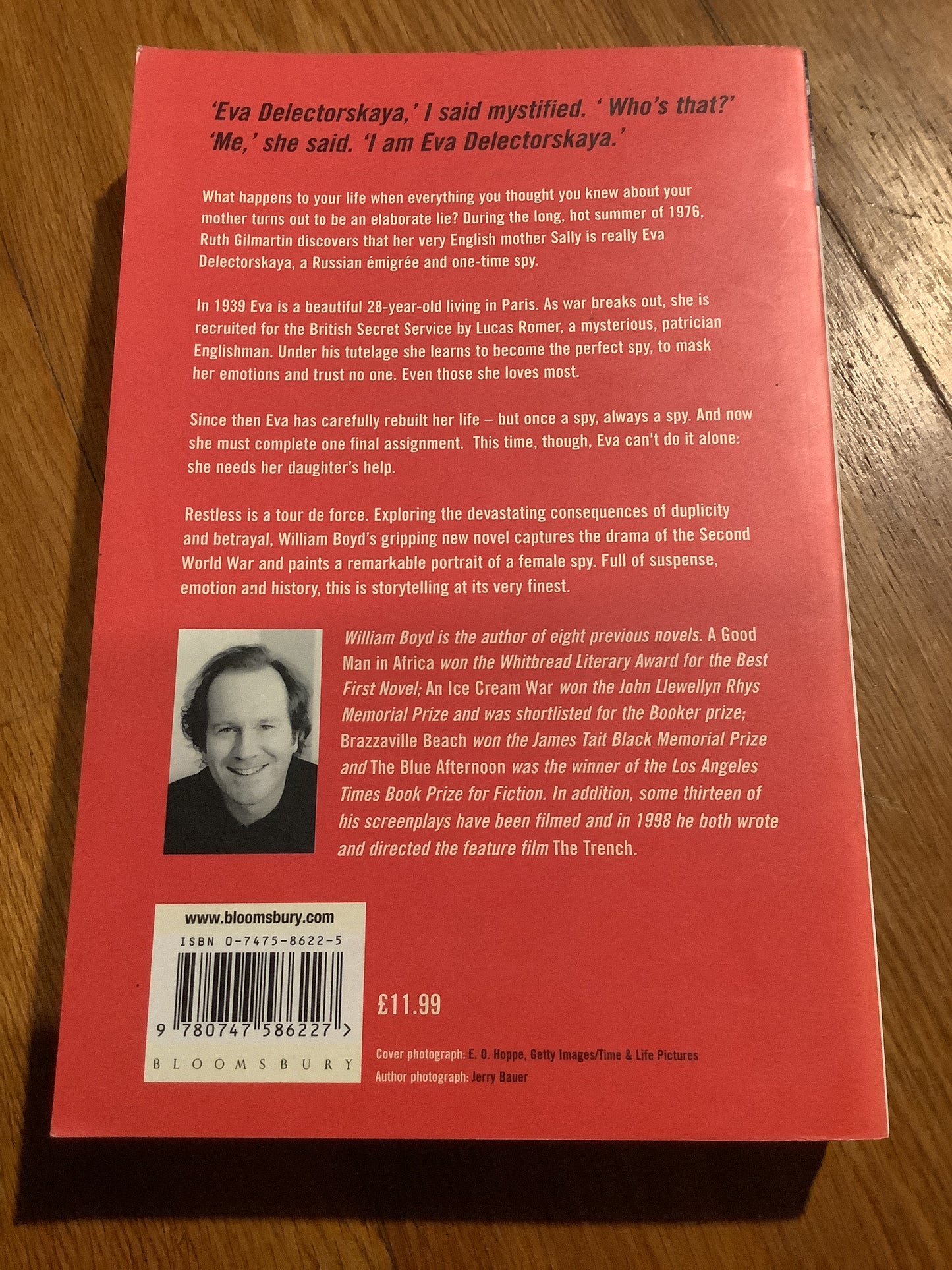 Restless. William Boyd. 2006.