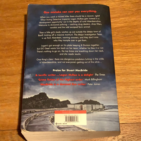 Missing and the dead. Stuart MacBride. 2014.