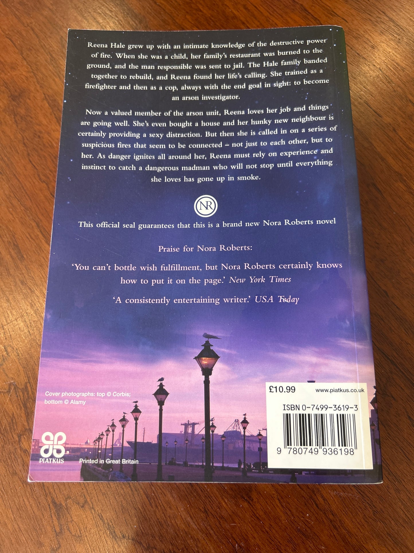 Blue smoke. Nora Roberts. 2005.