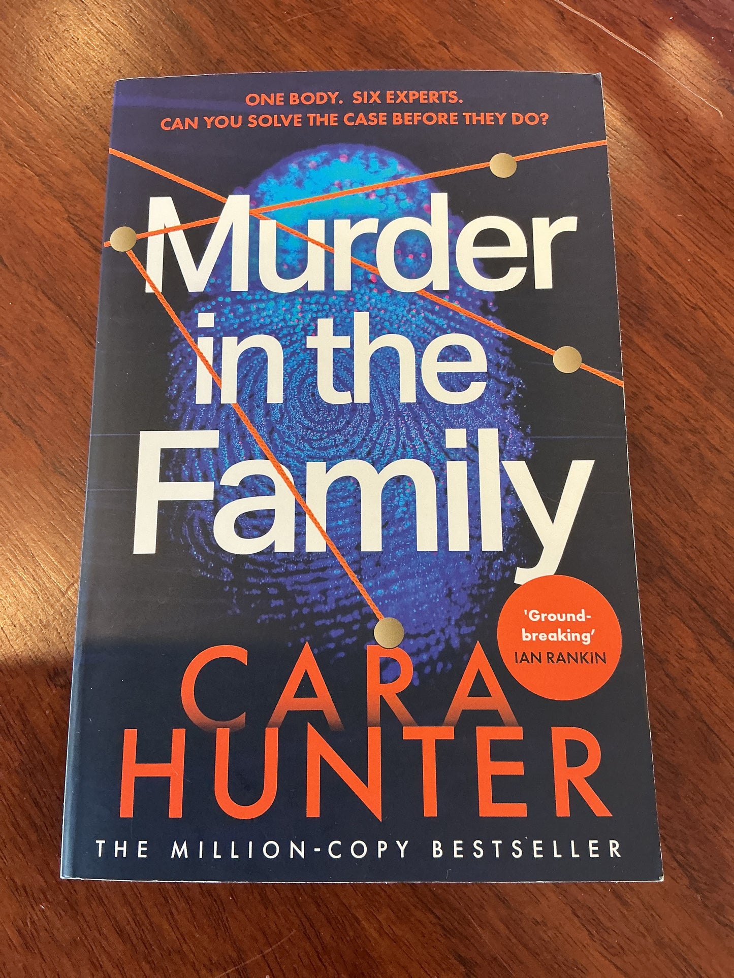 Murder in the family. Cara Hunter. 2023.