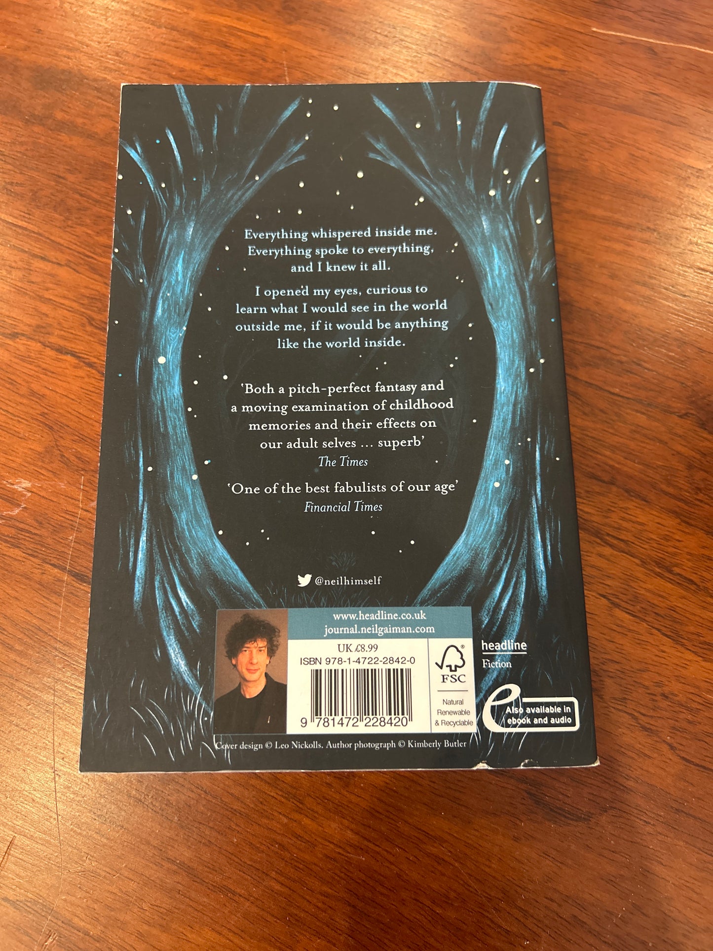 Ocean at the end of the lane. Neil Gaiman. 2013.