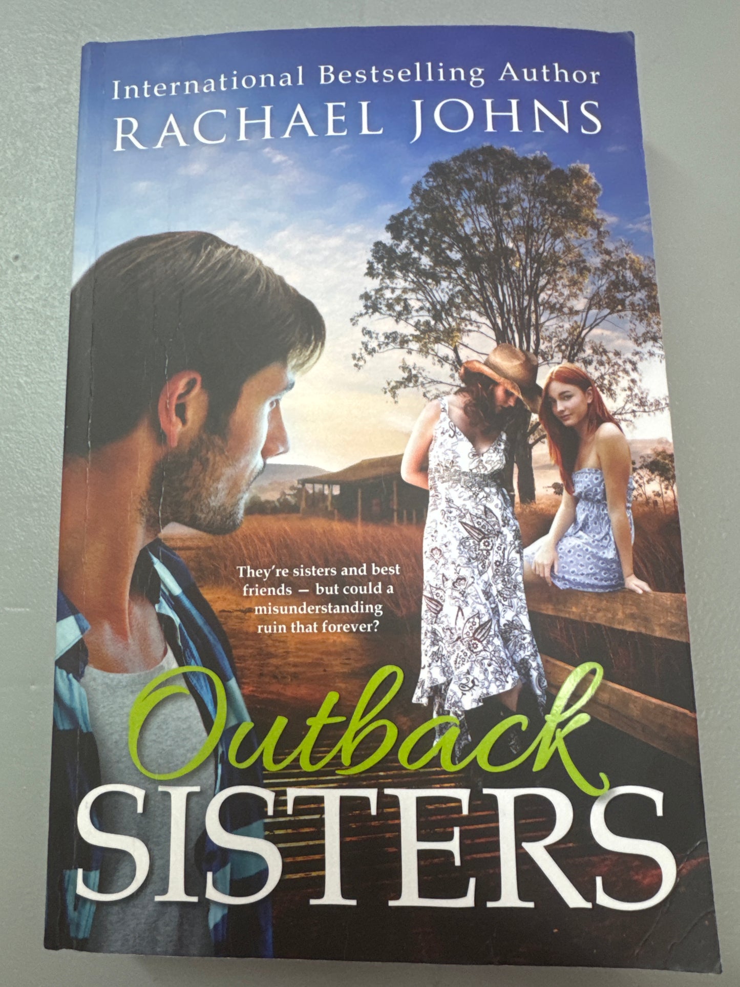 Outback sisters. Rachael Johns. 2016.