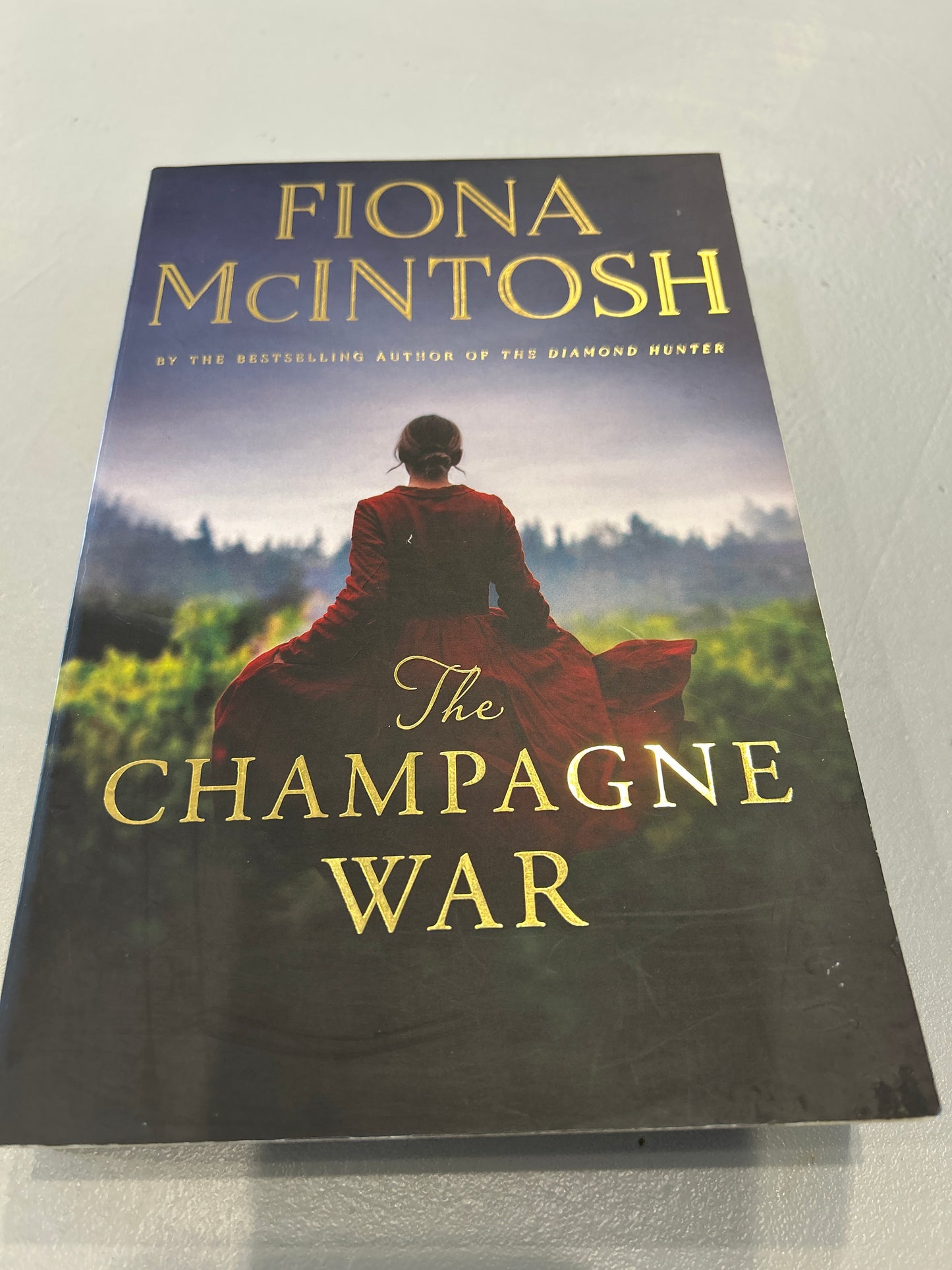 Champagne war. Fiona McIntosh. 2020.
