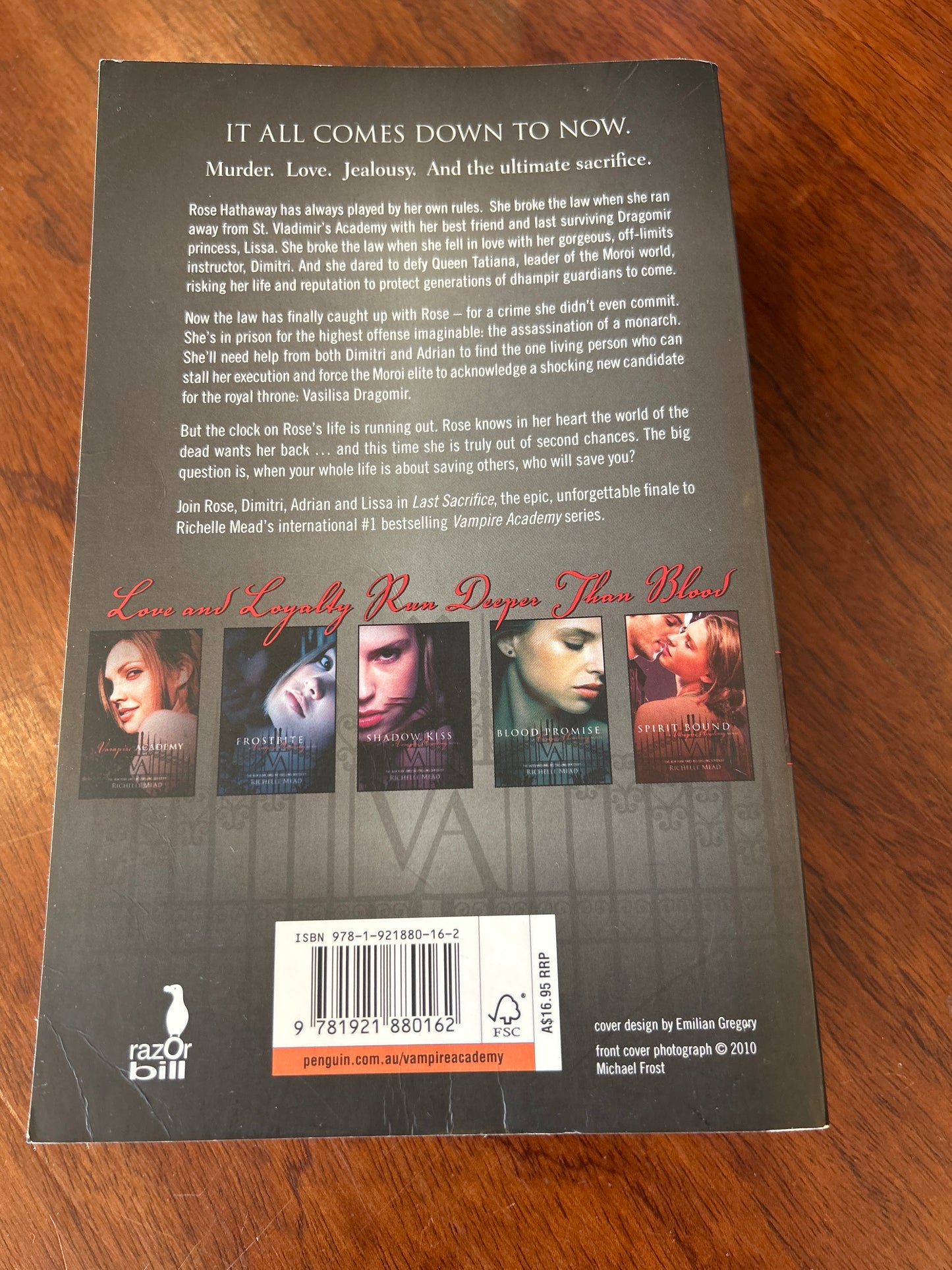 Last sacrifice. Richelle Mead. 2011.