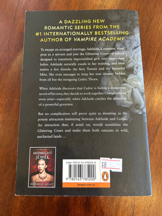 Glittering court. Richelle Mead. 2016.