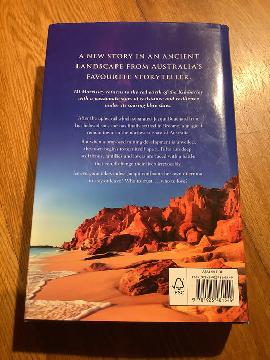 Red coast. Di Morrissey. 2017.