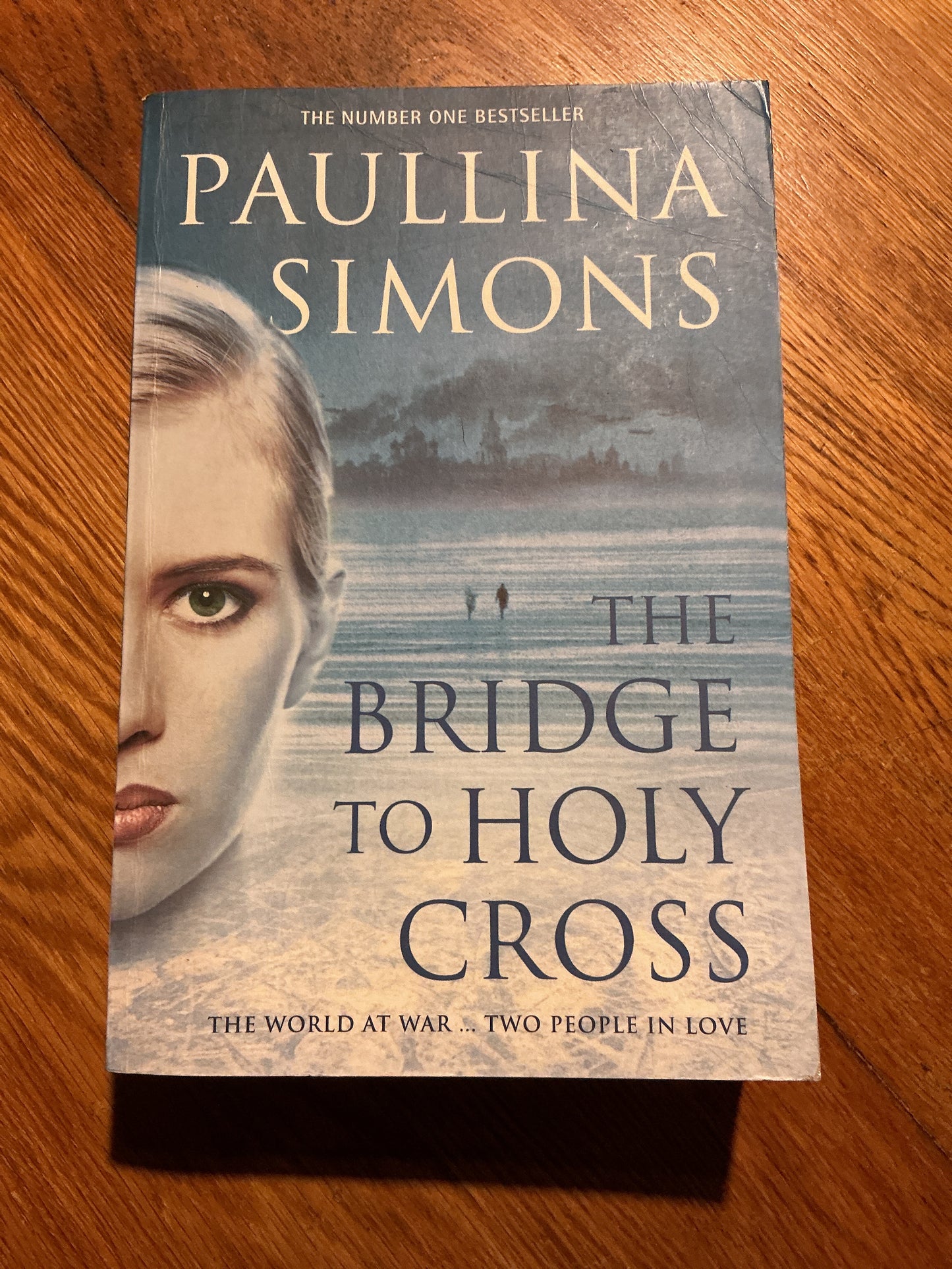 Bridge to Holy Cross. Paullina Simons. 2003.