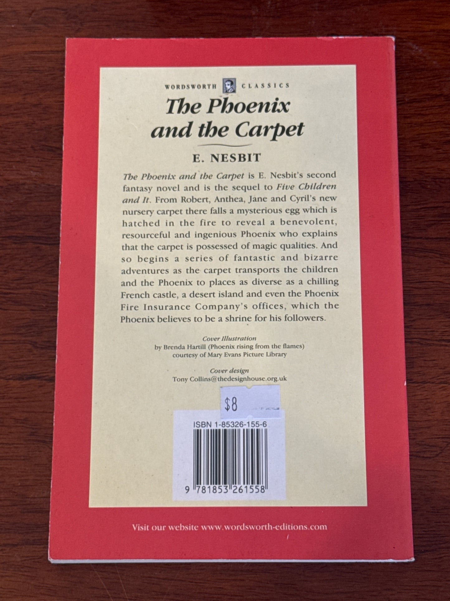 Phoenix and the carpet. E. Nesbit. 1995.