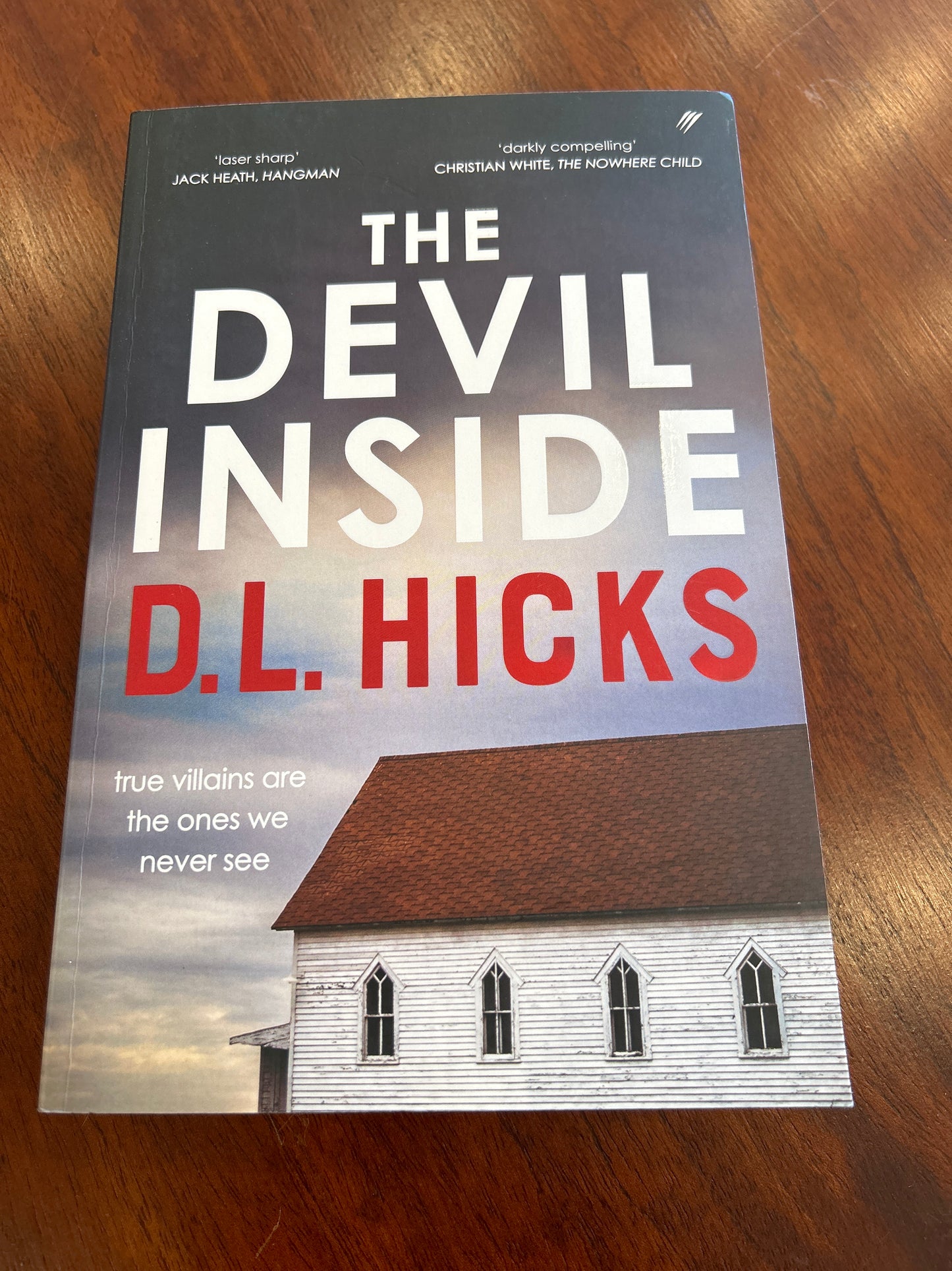 Devil inside. D. L. Hicks. 2020.