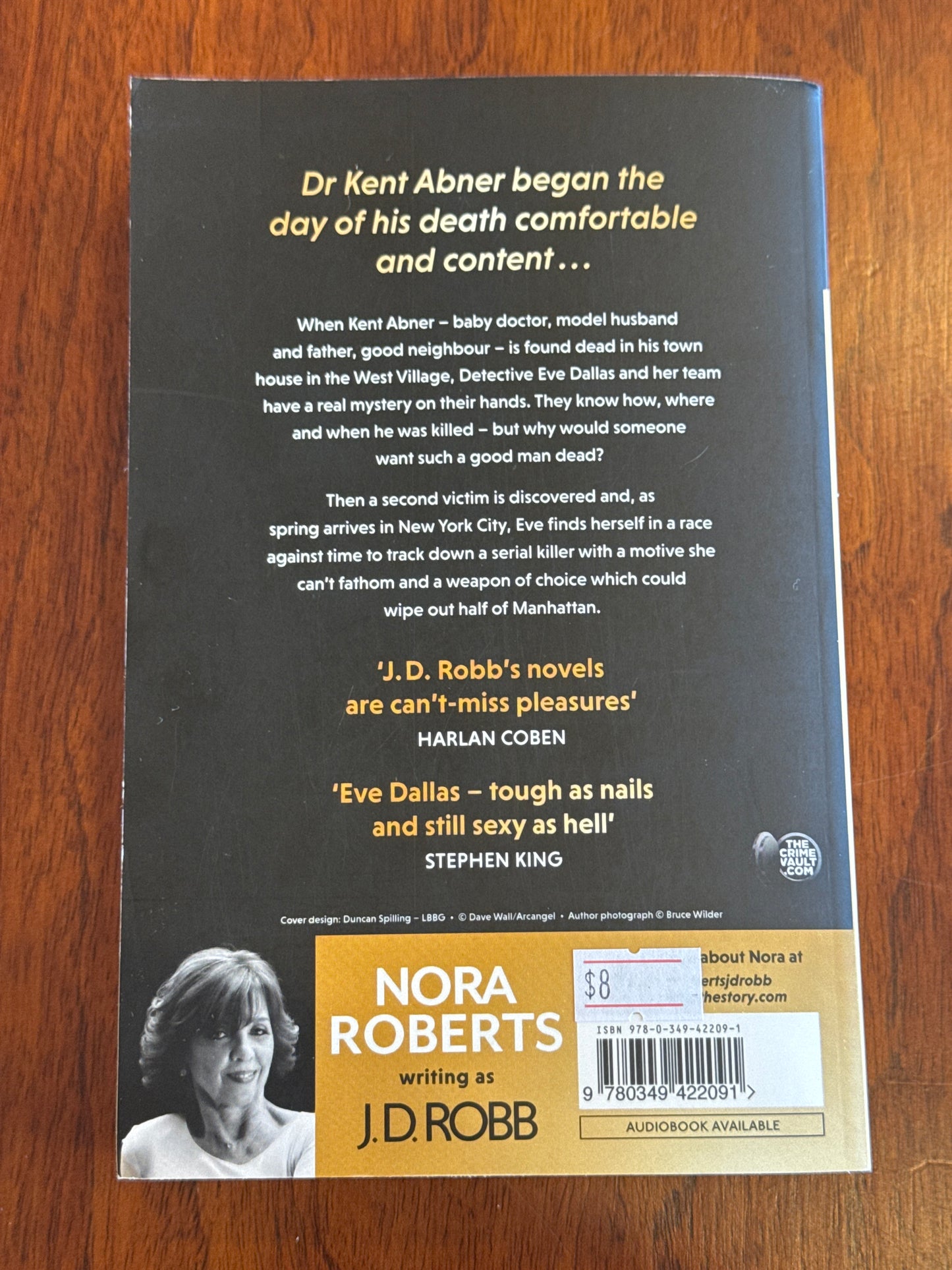 Golden in death. J. D. Robb. 2020