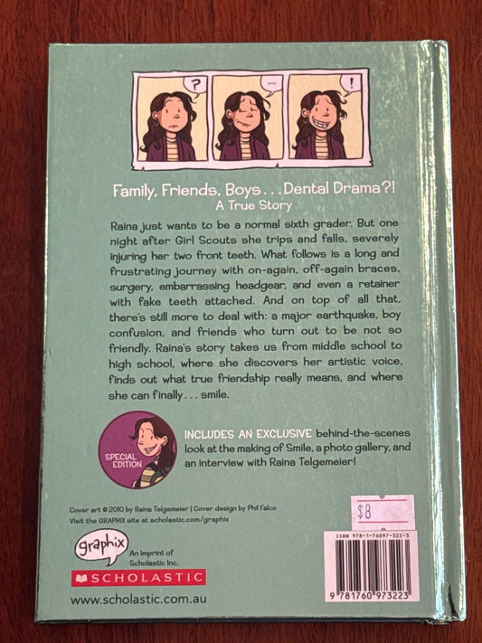 Smile. Raina Telgemeier. 2015.