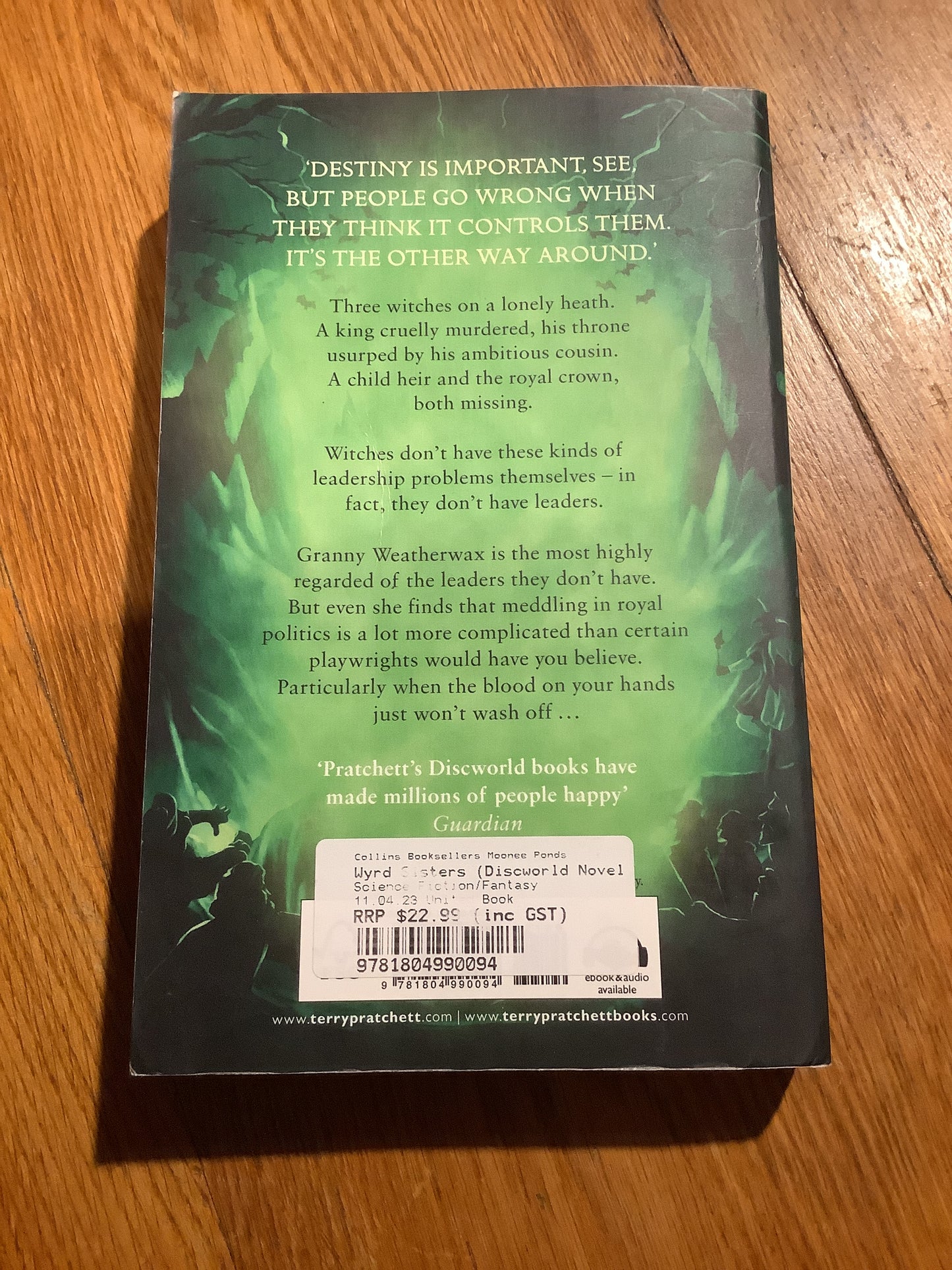 Wyrd sisters. Terry Pratchett. 2022.