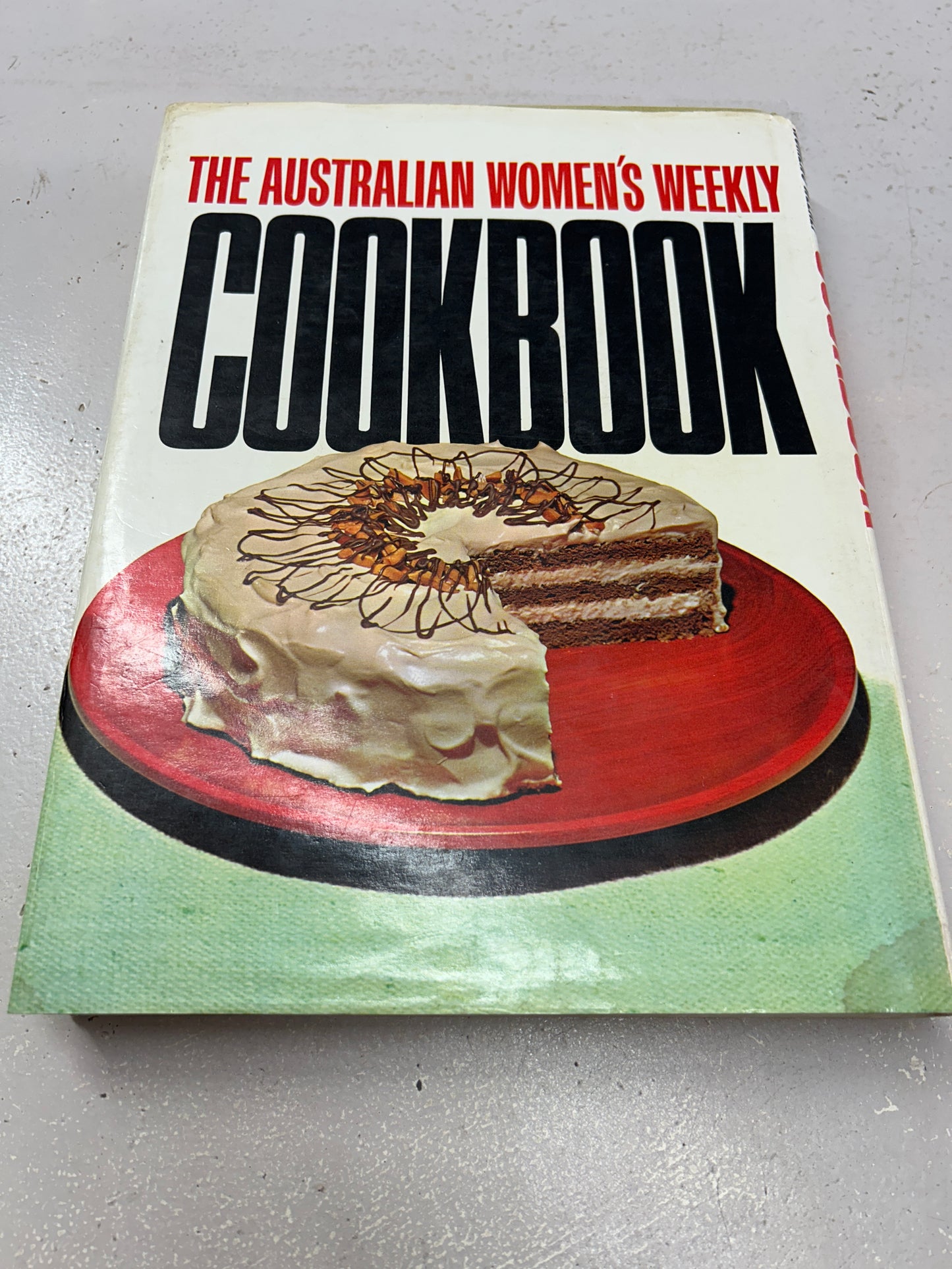 Australian Women’s Weekly cookbook. Ellen Sinclair. 1977.