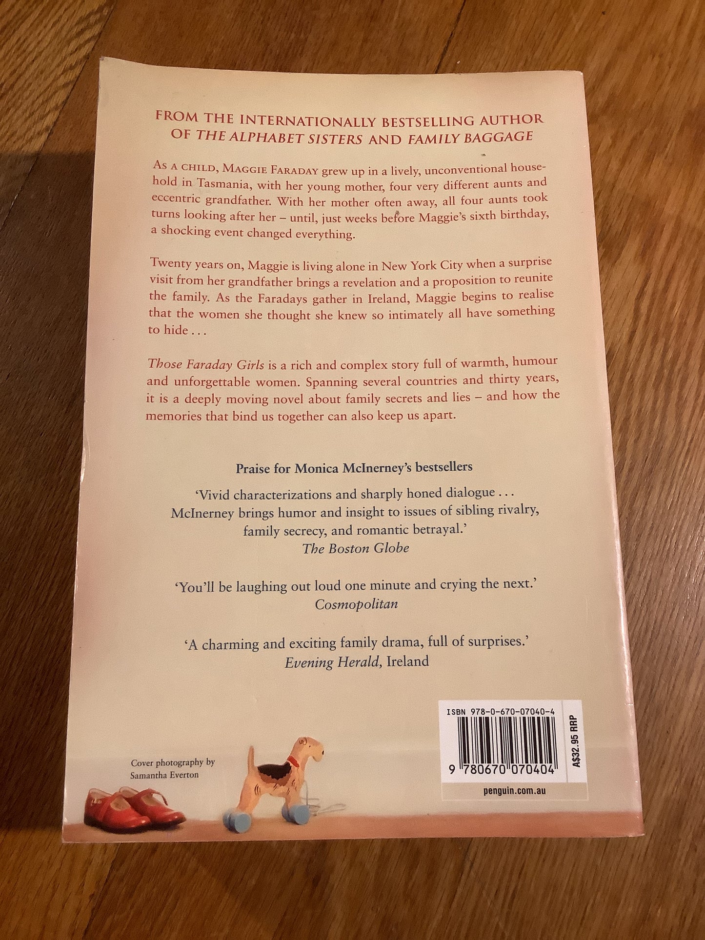 Those Faraday girls. Monica McInerney. 2007.