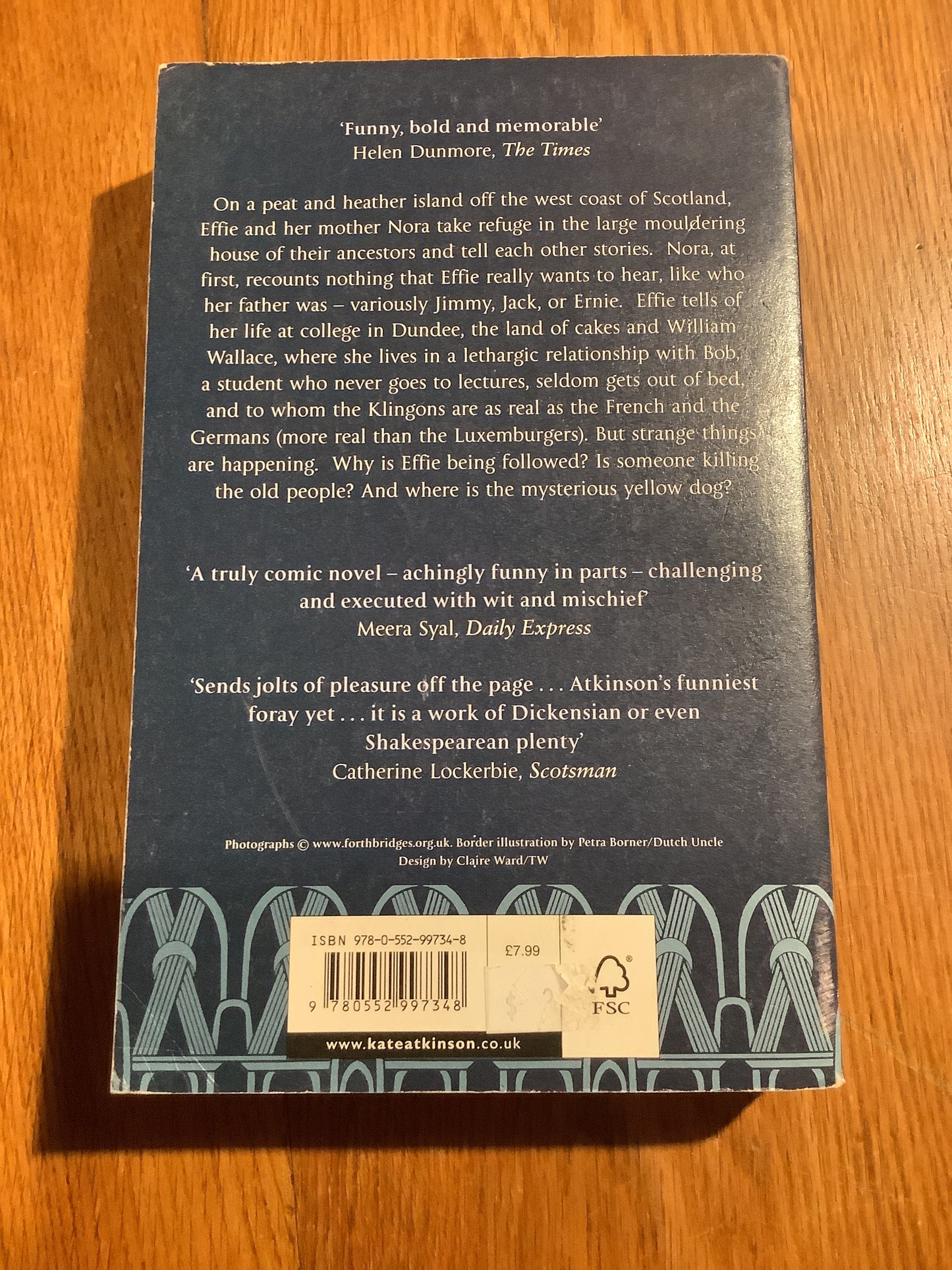 Emotionally weird. Kate Atkinson. 2001.
