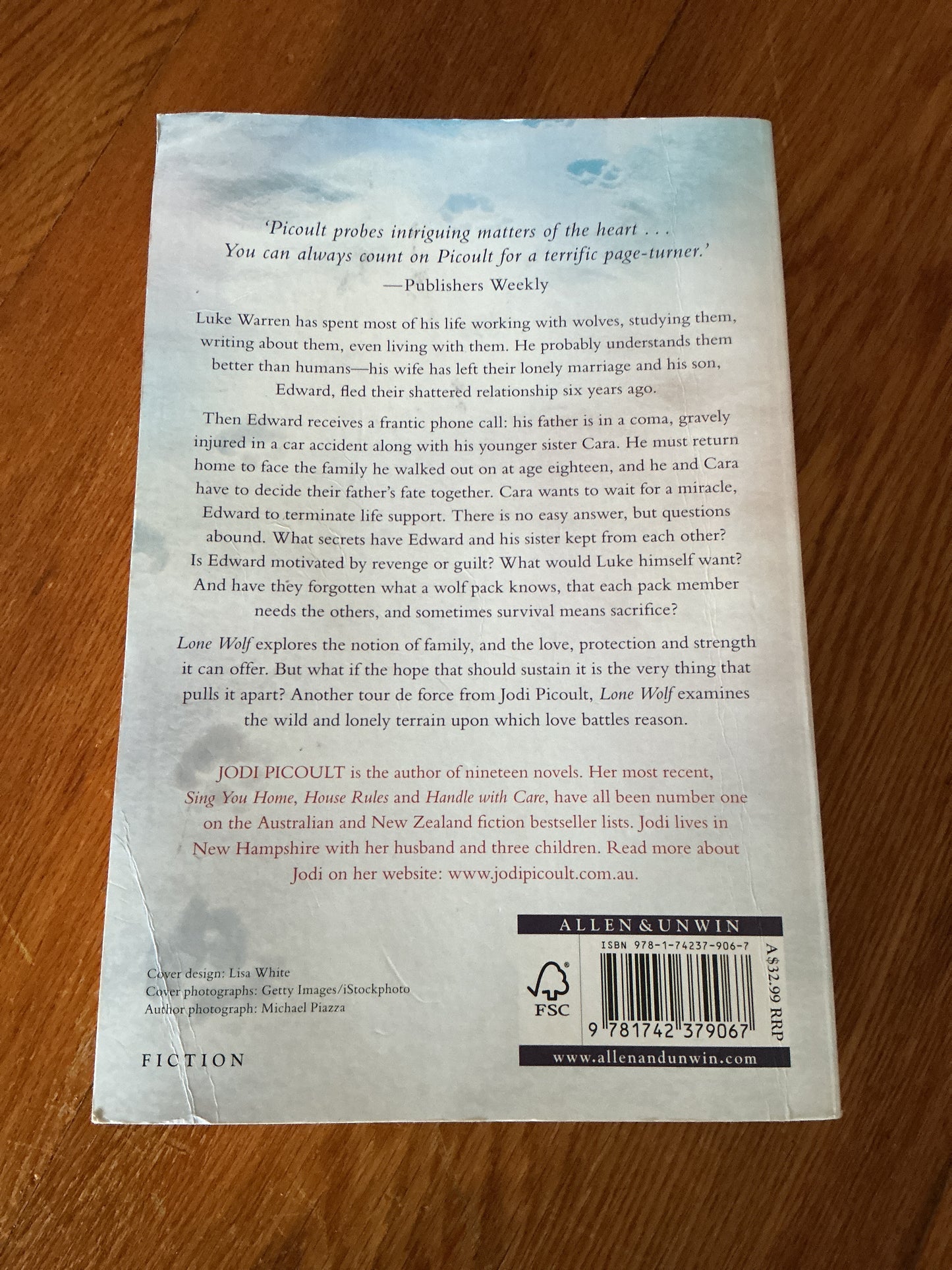 Lone wolf. Jodi Picoult. 2012.