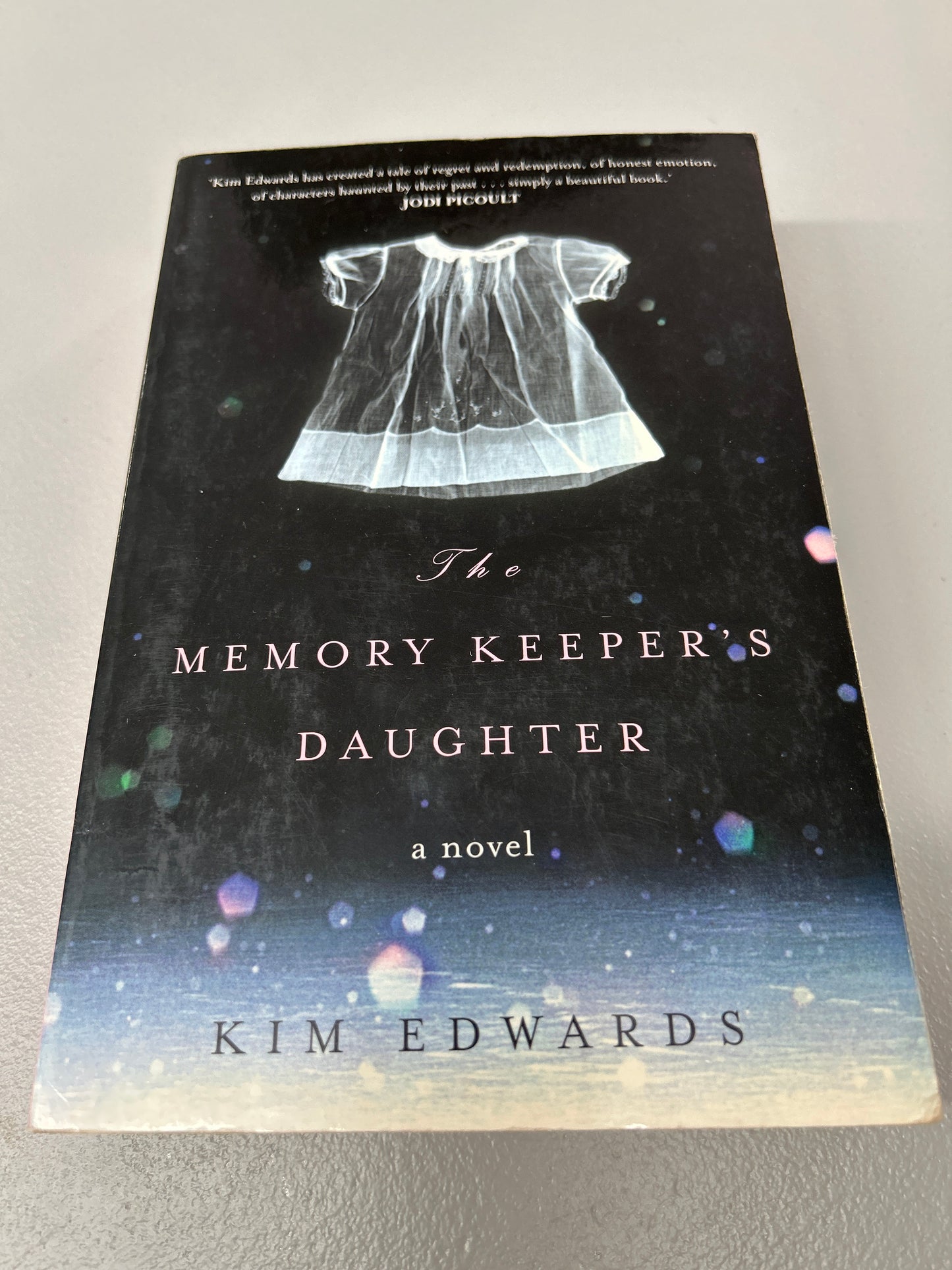 Memory keeper’s daughter. Kim Edwards. 2005.