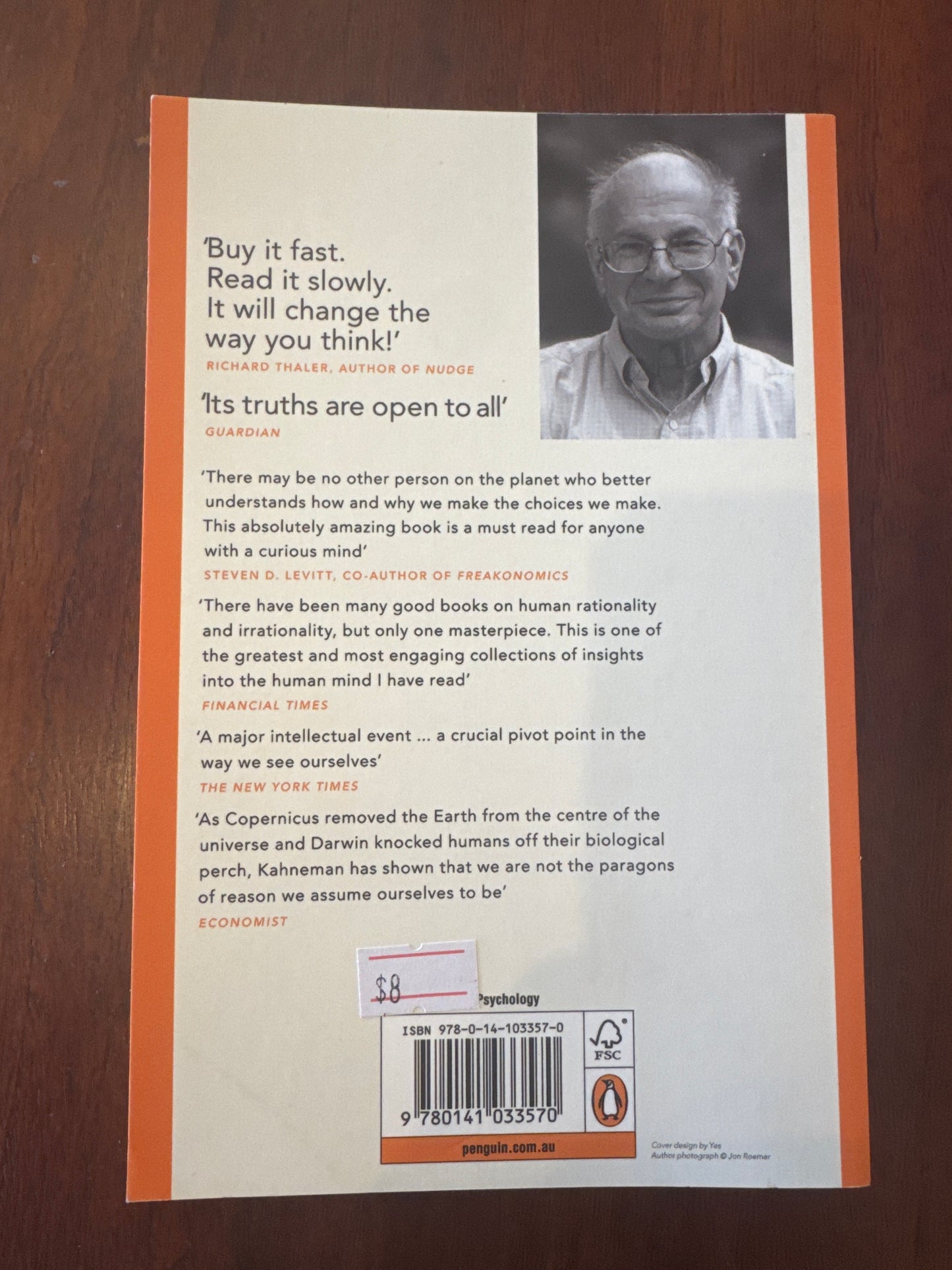 Thinking, fast and slow. Daniel Kahneman. 2012.