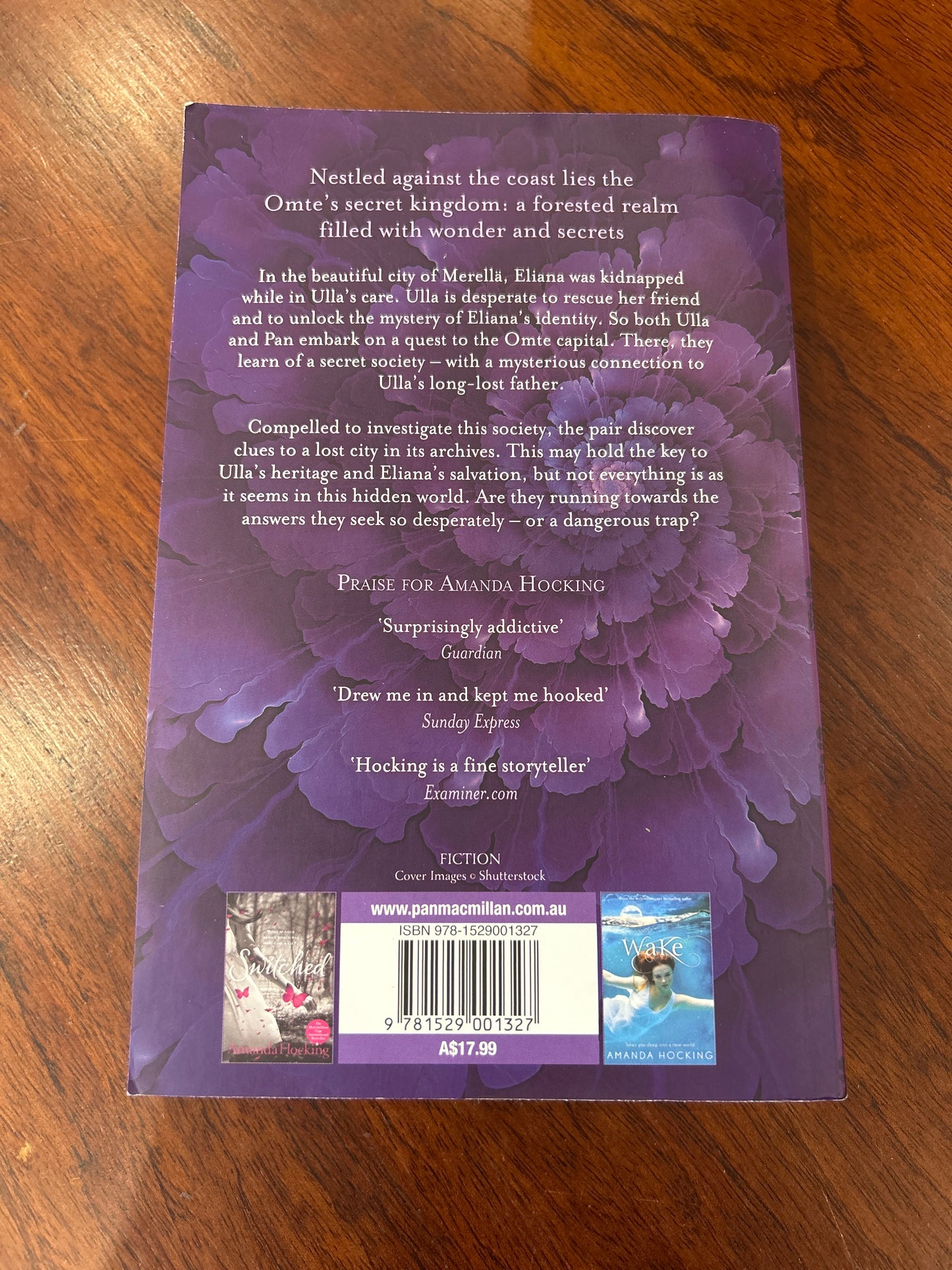 Morning flower. Amanda Hocking. 2020.