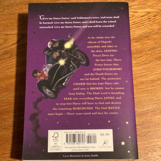 Harry Potter & the deathly hallows. J.K. Rowling.