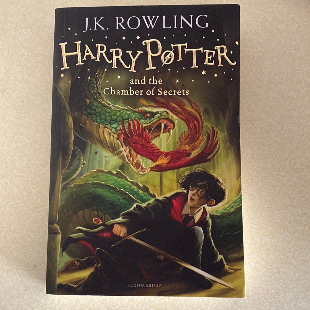Harry Potter and the Chamber of Secrets. J.K. Rowling.