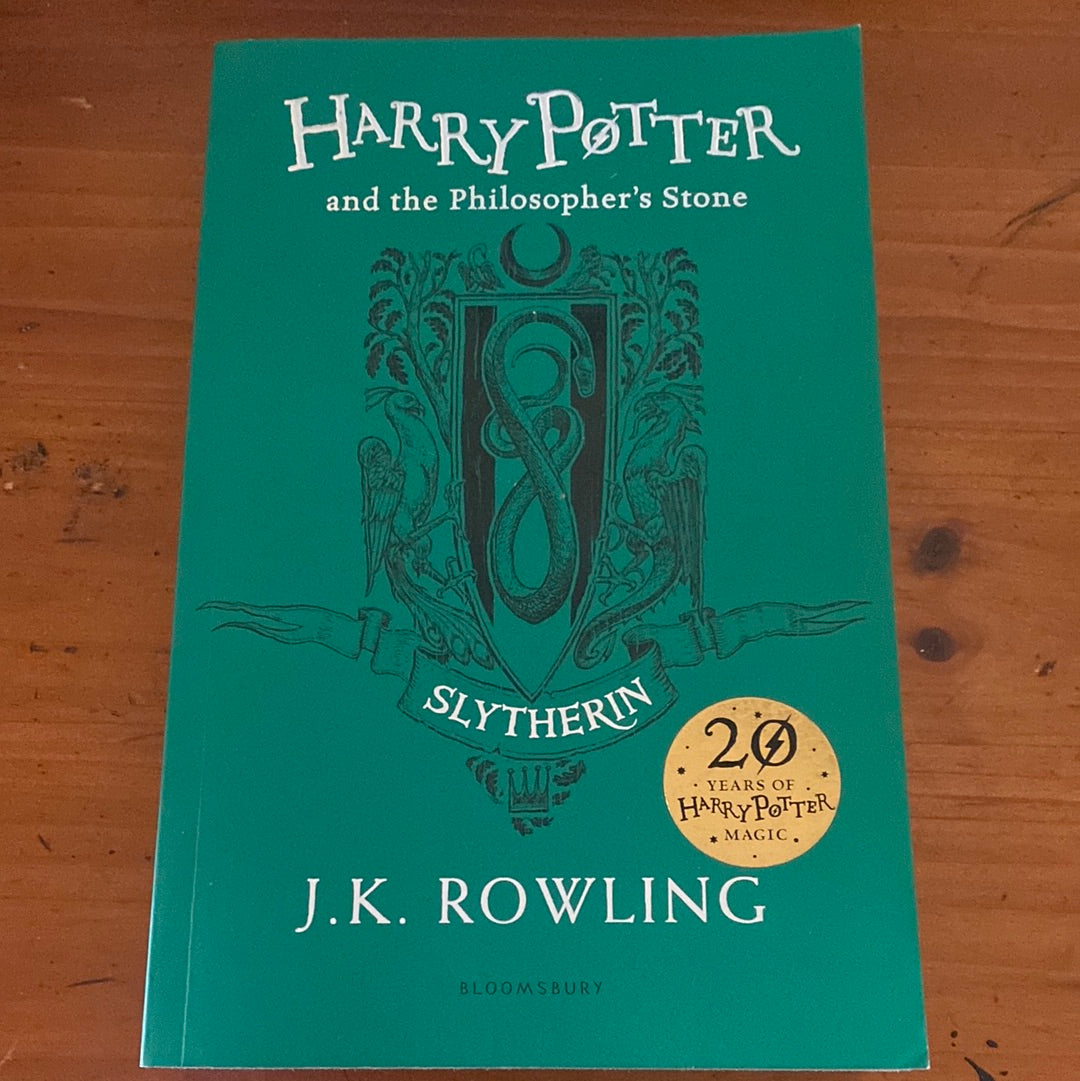 Harry Potter and the Philosopher's Stone: Rowling J.K.: 9781408855652:  : Books