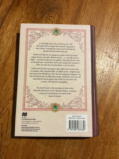 Cat’s eye shell. Kate Forsyth. 2007.