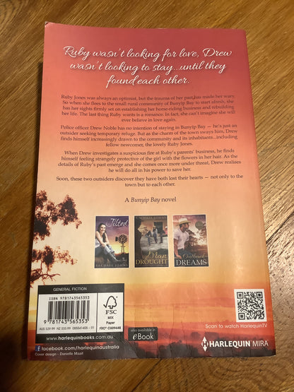 Outback blaze. Rachael Johns. 2015.