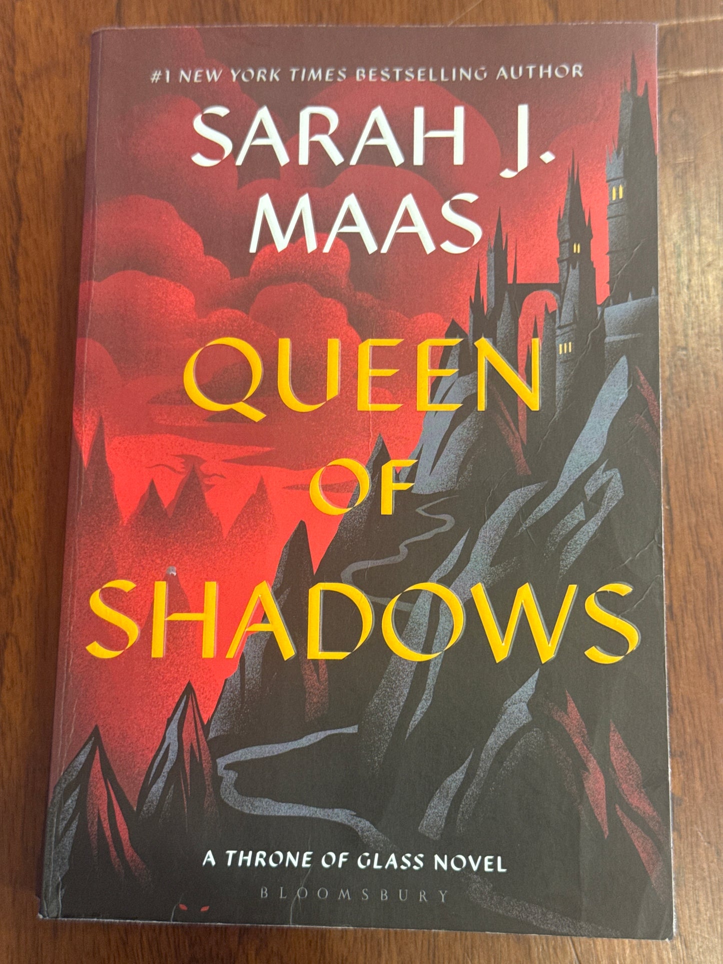 Queen of shadows. Sarah J. Maas. 2023.