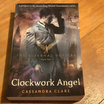 Clockwork angel. Cassandra Clare. 2010.