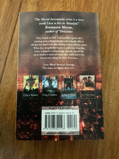 City of fallen angels. Cassandra Clare. 2012.