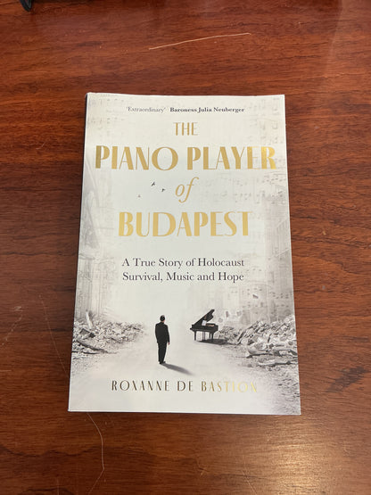 Piano player of Budapest. Roxanne De Bastion. 2024.