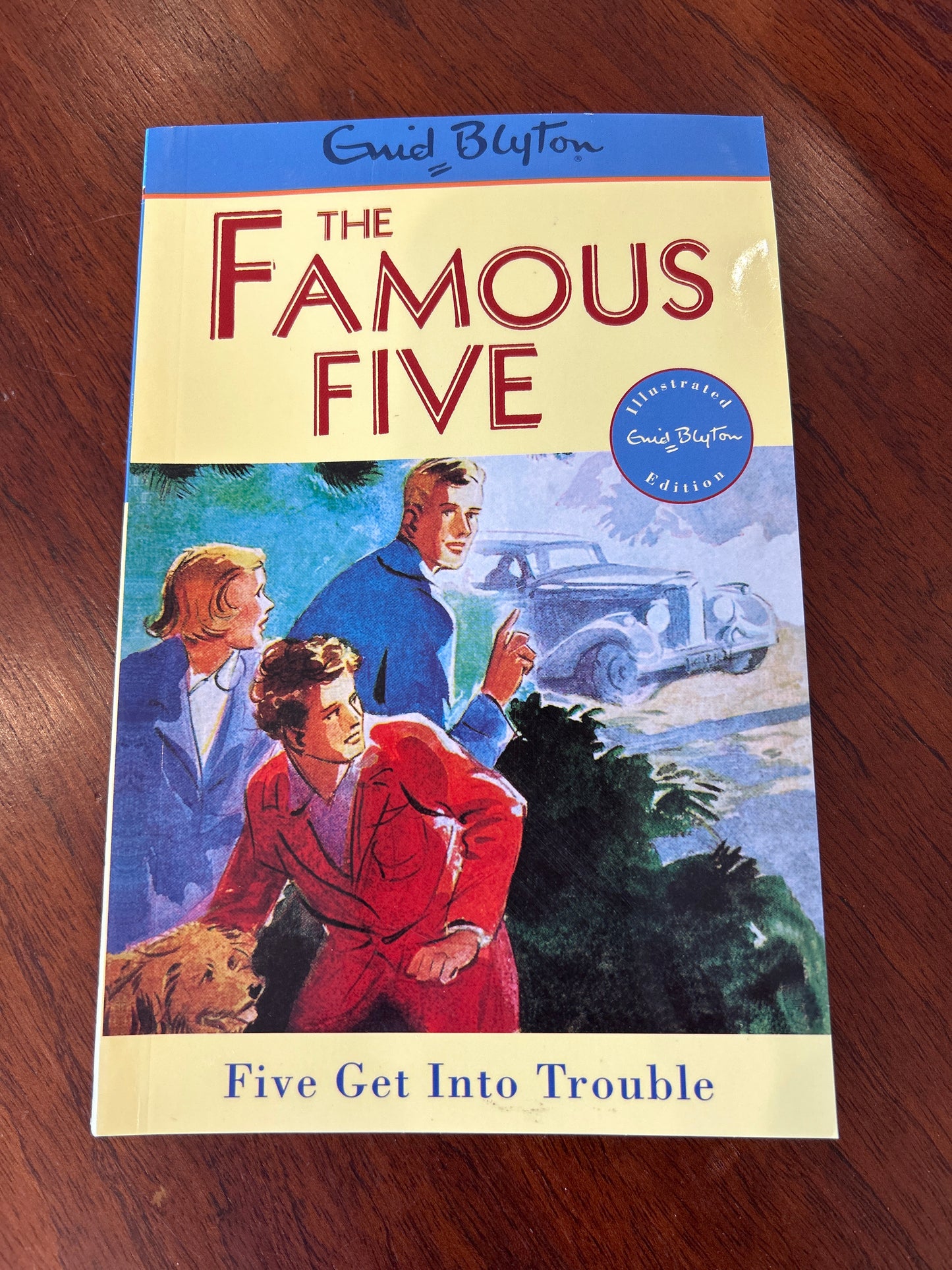 Five get into trouble. Enid Blyton. 2009.
