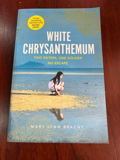 White chrysanthemum. Mary Lynn Bracht. 2018.