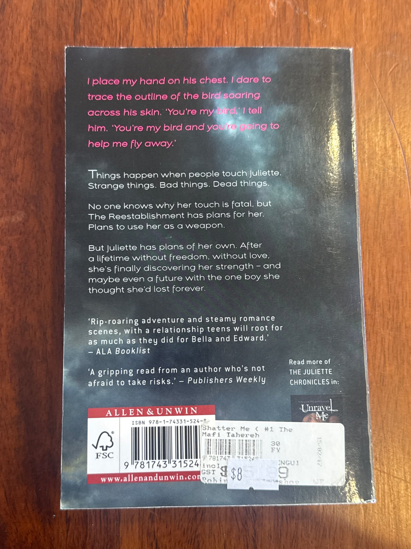 Shatter me. Tahereh Mafi. 2013.