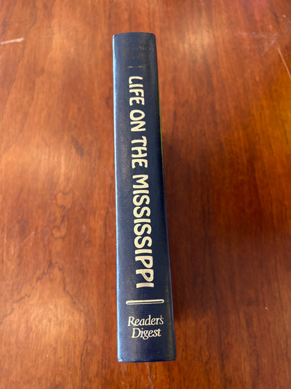 Life on the Mississippi. Mark Twain. 1987.