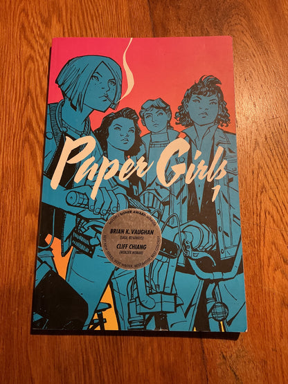 Paper girls 1. Brian K. Vaughan & Cliff Chiang. 2016.