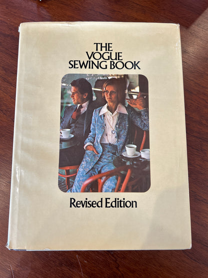Vogue sewing book. [n. a.]. 1975.