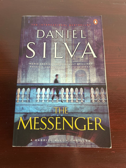 Messenger. Daniel Silva. 2006.