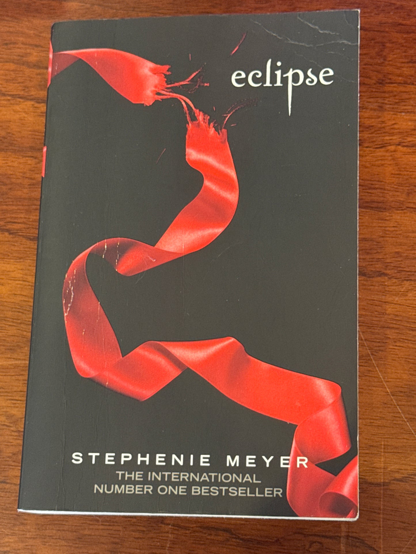 Eclipse. Stephenie Meyer. 2009.