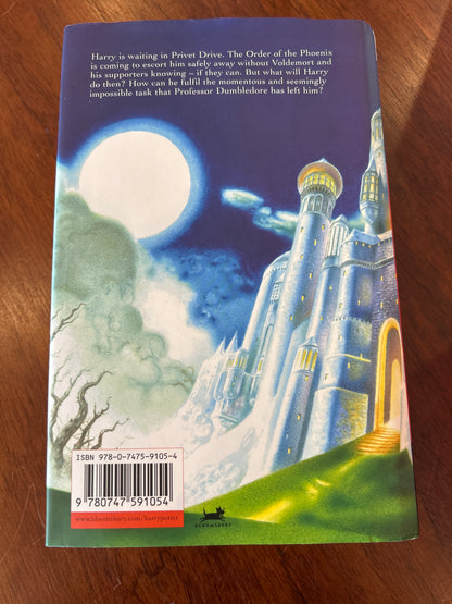 Harry Potter & the deathly hallows. J.K. Rowling.