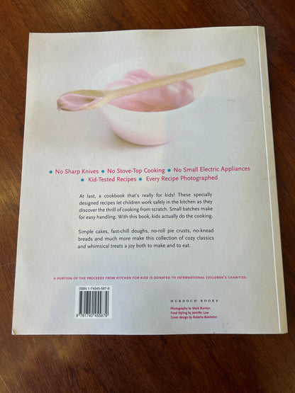 Kitchen for kids: 100 amazing recipes your children can really make. Jennifer Low. 2006.