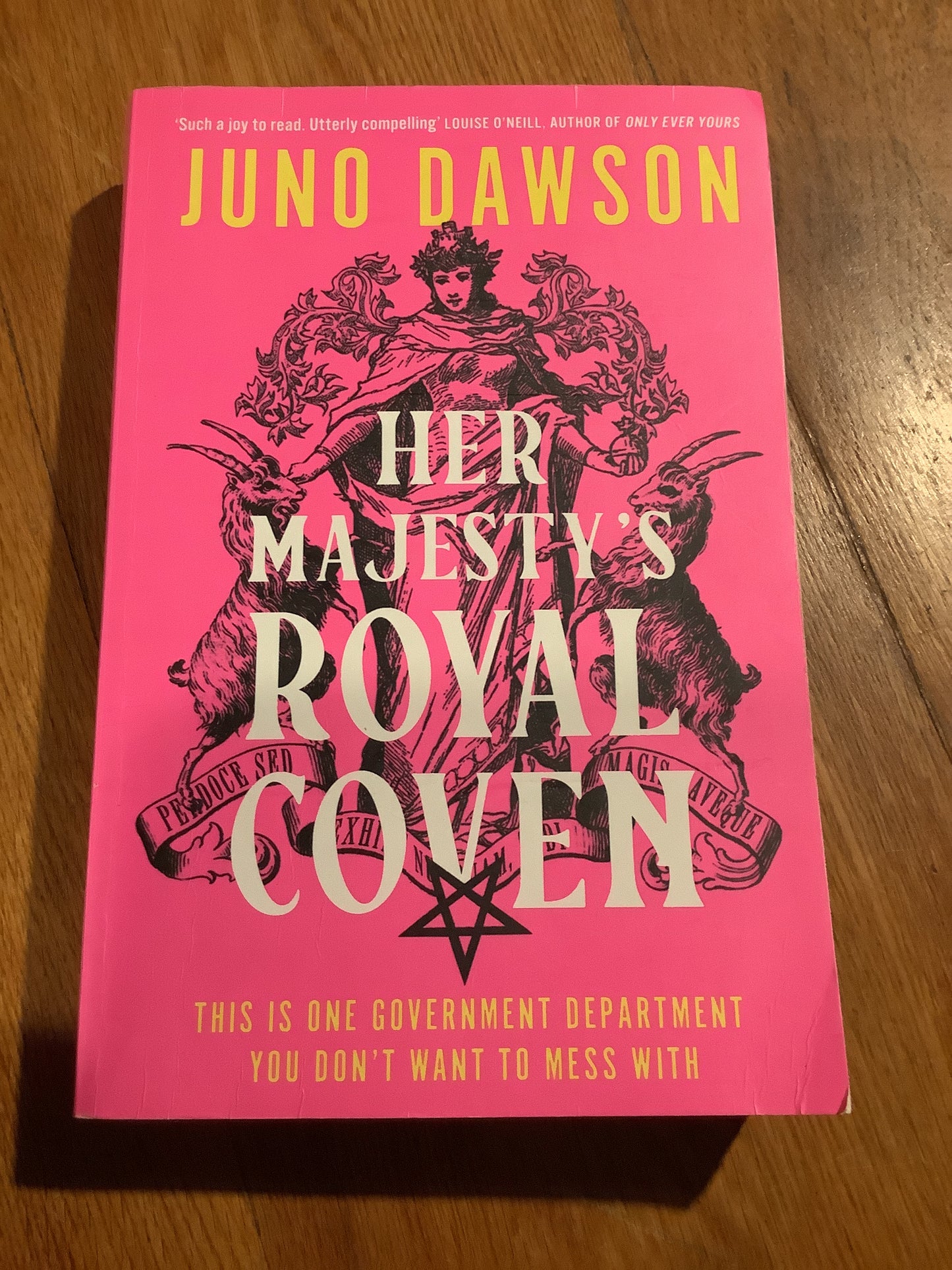 Her majesty’s royal coven. Juno Dawson. 2022.