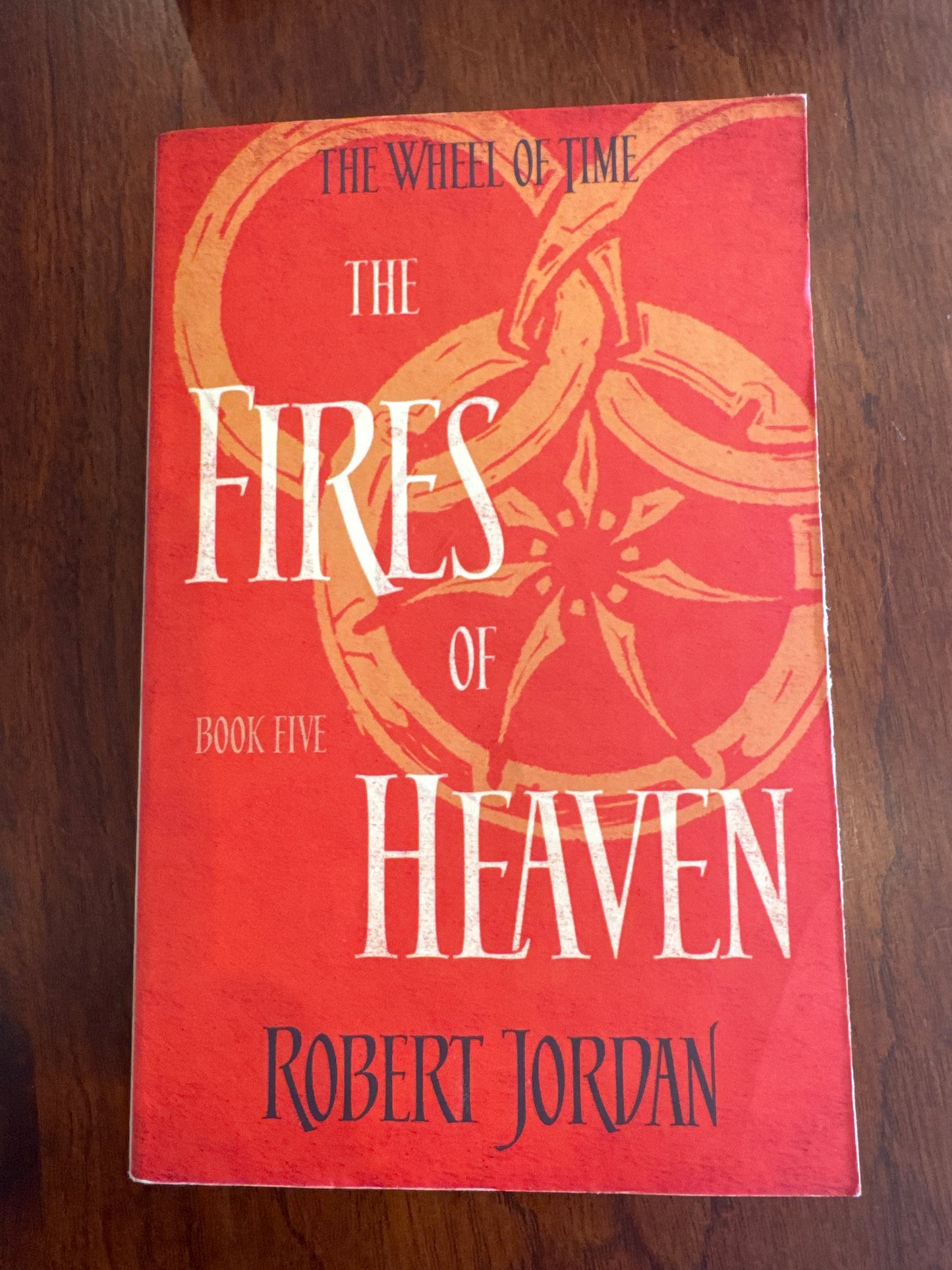 Fires of heaven. Robert Jordan. 2014.