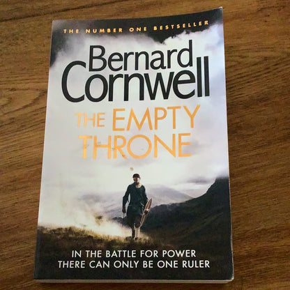 Empty throne. Bernard Cornwell. 2015.