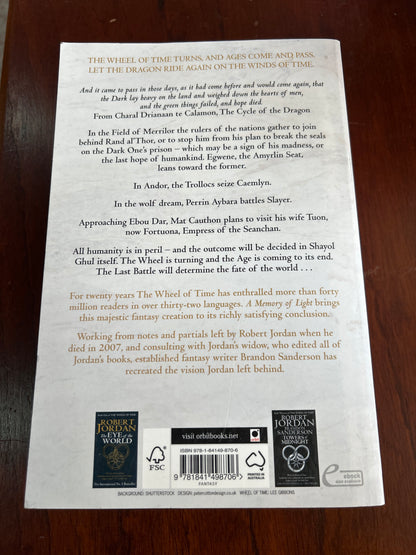 Memory of light. Robert Jordan & Brandon Sanderson. 2013.