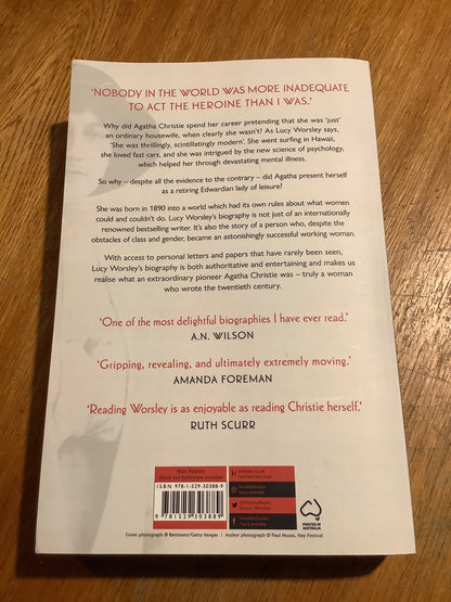 Agatha Christie: a very elusive woman. Lucy Worsley. 2022.