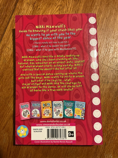 Dork diaries: holiday heartbreak. Rachel Renee Russell. 2013.